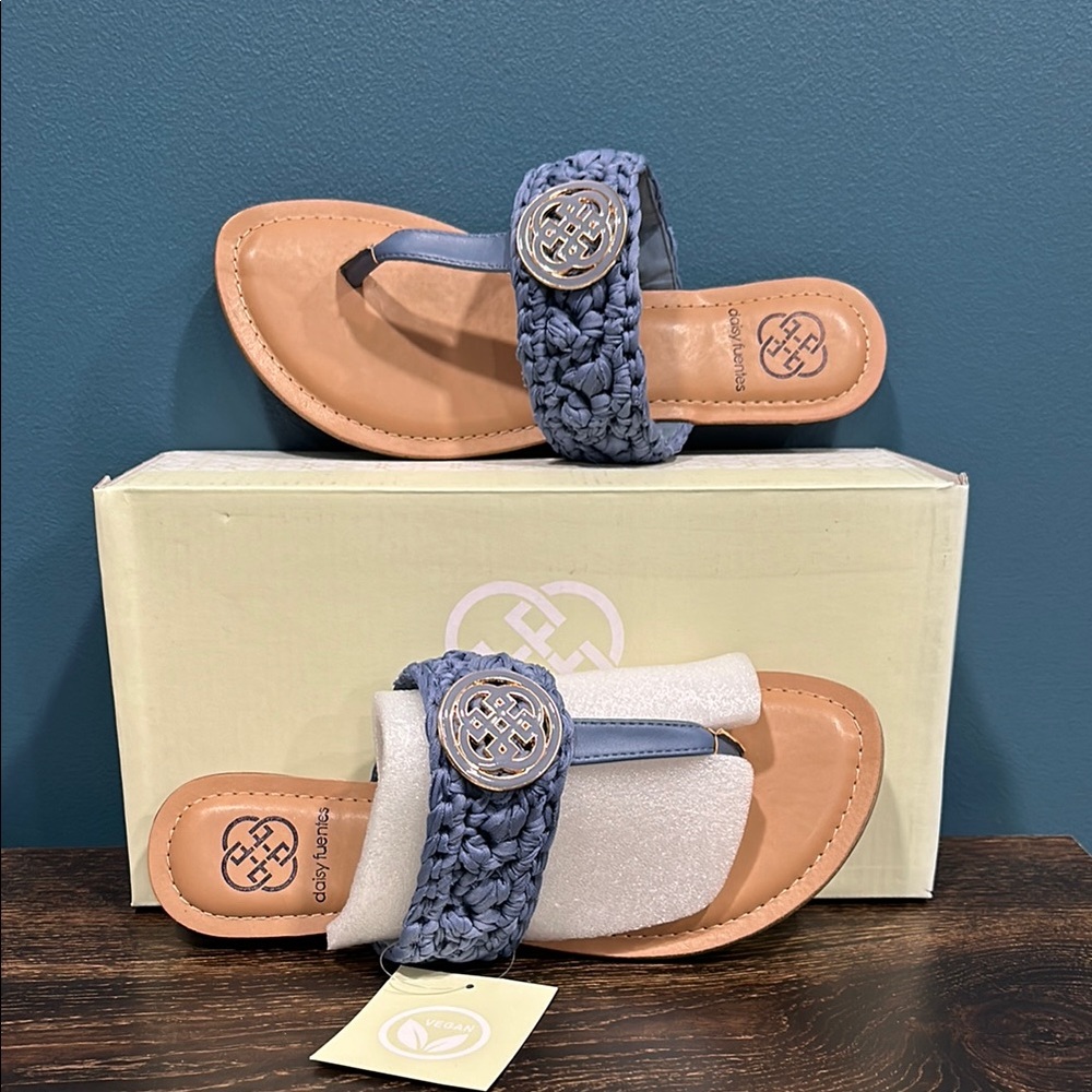Daisy Fuentes Blue and Tan Minimalist Sandals